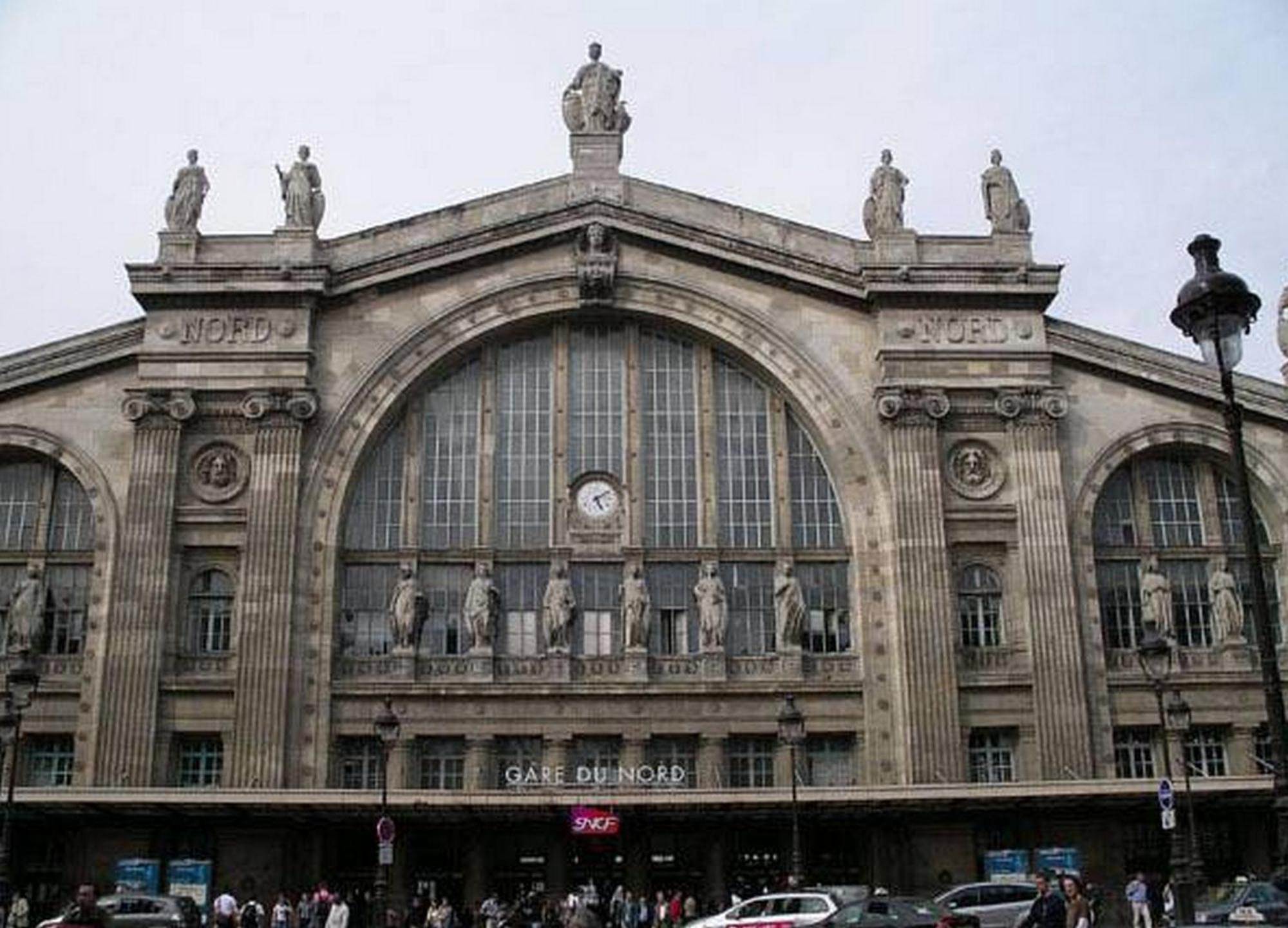 Hipotel Paris Montmartre Gare Du Nord Exterior foto